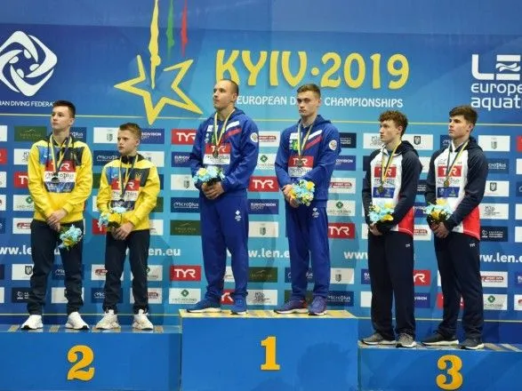 Тринадцятирічний українець виграв медаль домашнього ЧЄ зі стрибків у воду
