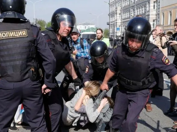 В центре Москвы после митинга задержаны более 200 человек