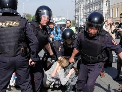 В центре Москвы после митинга задержаны более 200 человек