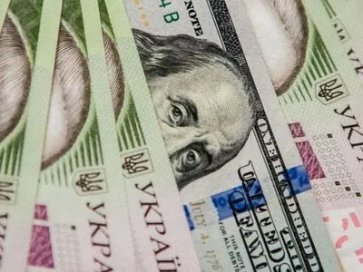 Зеленского призвали сделать доллар национальной валютой Украины