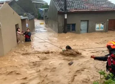 Супертайфун у Китаї вже забрав життя 28 людей