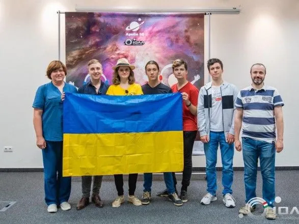 Две украинские команды завоевали 9 медалей на международных олимпиадах по информатике и астрономии