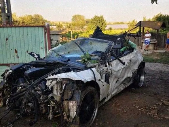 У Румунії, транслюючи в Facebook заїзд спорткару, авто вилетіло на подвір'я: 3 загиблих