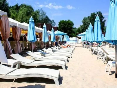 Обнаружили опасные бактерии: киевлянам советуют не купаться на столичных пляжах
