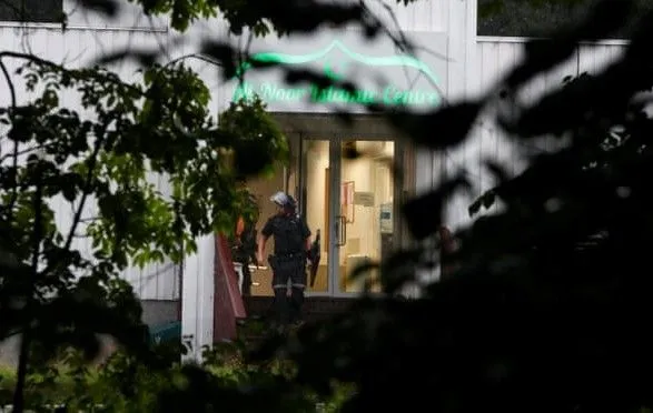 Підозрюваний у стрілянині в мечеті у Норвегії не визнає провини