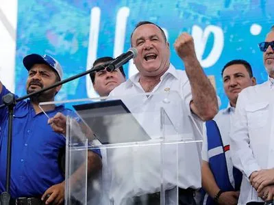 Правоцентрист Джамматтеи победил на президентских выборах в Гватемале
