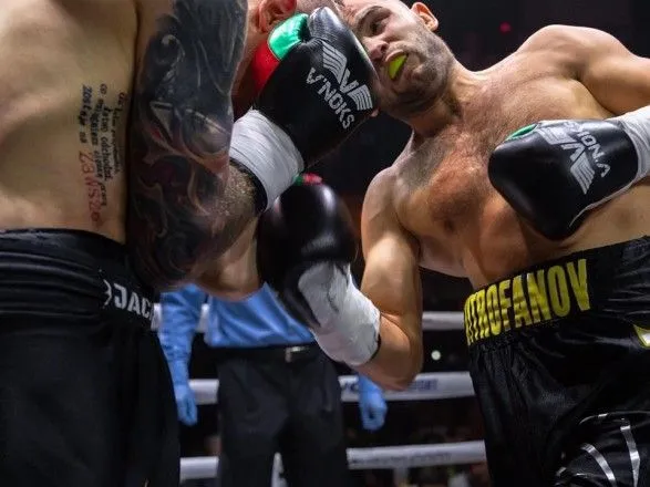 Український боксер-тріумфатор Універсіади Митрофанов продовжив переможну серію