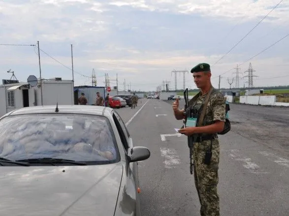Ситуация на КПВВ в зоне проведения ООС: в очередях утром стояли более 200 автомобилей