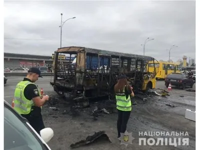 У Києві спалили маршрутку
