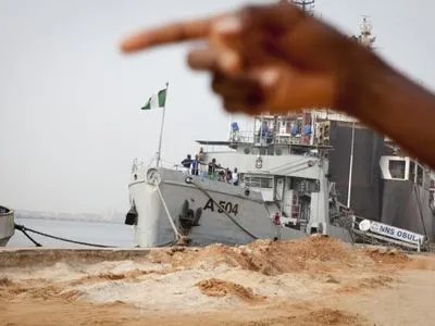У Камеруні пірати захопили вантажне судно: на борту можуть перебувати 8 українців