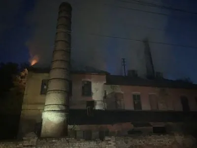 В Черновцах горел керамический завод