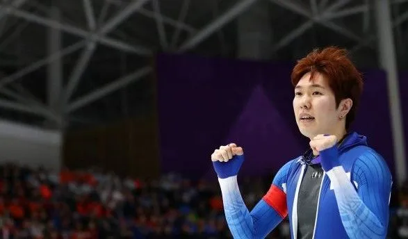 Ряд корейских конькобежцев дисквалифицировали за пьянство на стадионе
