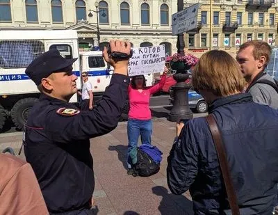 На акции в Москве начались задержания