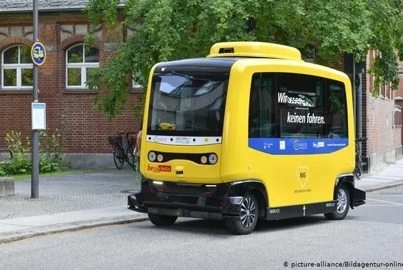 В Берлине тестируется микроавтобус без водителя