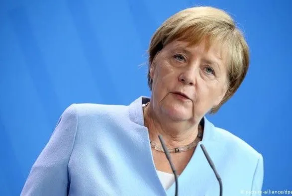Меркель запевнила в готовності Берліна до Brexit без угоди