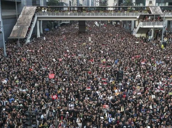 Организаторы протеста в Гонконге заявили об 1,7 миллионах участников
