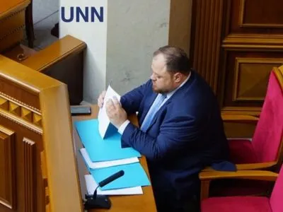 Зеленский переназначил Стефанчука в должности представителя Президента в Раде