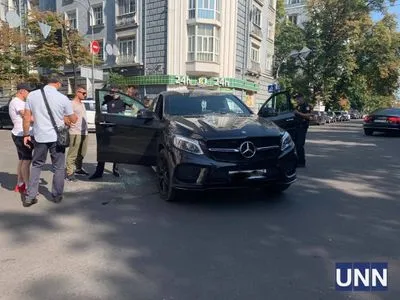 Водитель "отключился" за рулем авто в центре Киева
