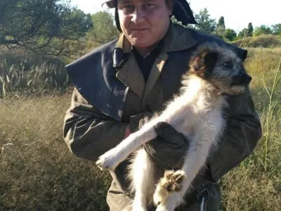 В Каменском вытащили собаку с 4-метрового колодца