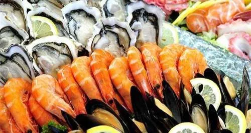 Дев’ятнадцятеро людей отруїлися морепродуктами з ринків Бердянська