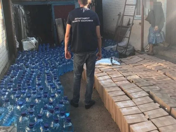 На Харківщині вилучили майже 10 тисяч літрів підробленого алкоголю