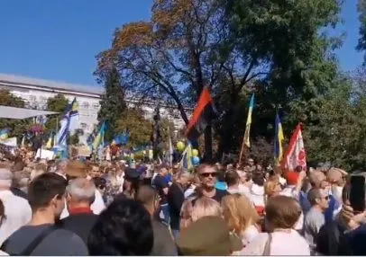 У столичному парку Шевченка зібралися учасники "Маршу захисників України"