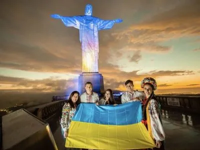 Статую Христа-Спасителя у Бразилії підсвітили кольорами українського прапору