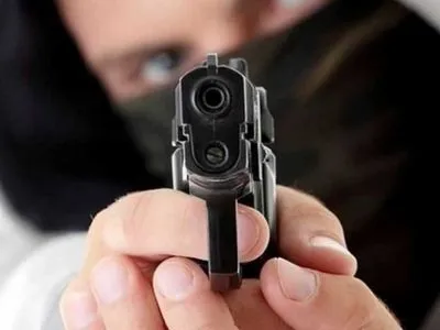В Киеве мужчина устроил стрельбу из-за оскорбления его девушки