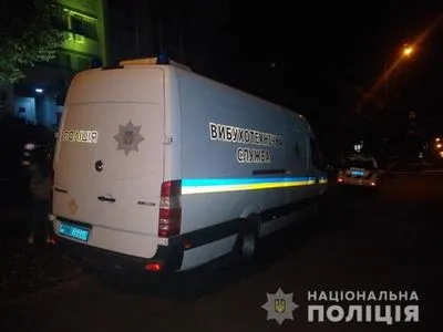 У центрі Києва невідомі вистрілили в будівлю з гранатомета