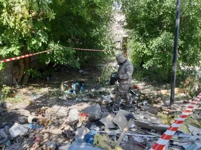 В Николаеве возле разобранного гаража обнаружено химические реактивы, три ребенка получили ожоги