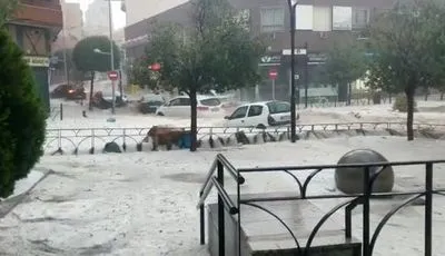 Потужні зливи паралізували Мадрид