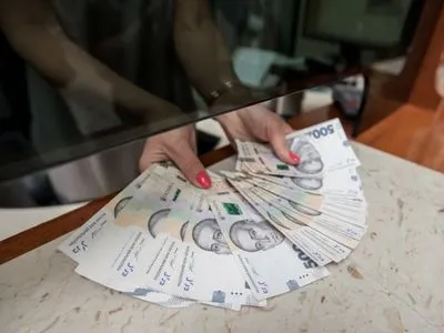 Вклады украинцев в банках ФГВФЛ за месяц сократились на 2,5%