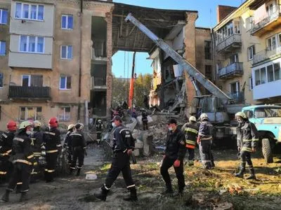 Обвал будинку у Дрогобичі: у міськраді не можуть підтвердити загибель третьої людини