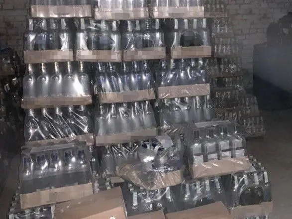 На Львівщині заблокували підпільне виробництво алкоголю