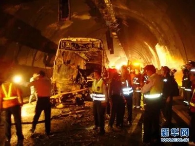 На востоке Китая в тоннеле загорелся грузовик: более 30 пострадавших, 5 погибших
