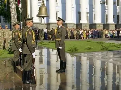 Президент перед заседанием ВР ездил в Минобороны чествовать погибших героев