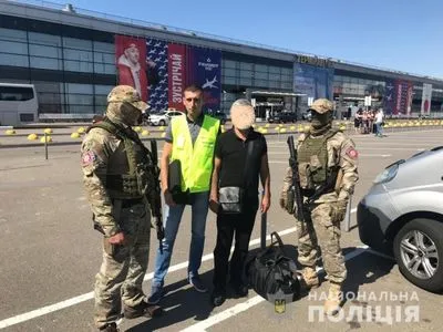 З України видворили іноземного кримінального авторитета