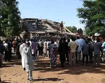 При обрушении жилого дома в Мали погибли 15 человек