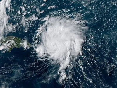 Трамп відгукнувся про ураган "Доріан": виглядає, як один з найбільших