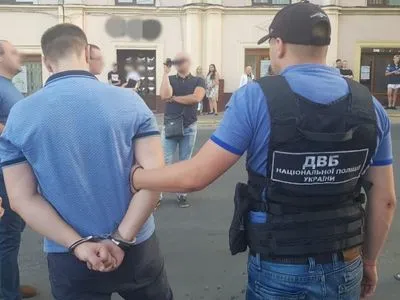 Следователя полиции в Черновицкой области задержали на взятке