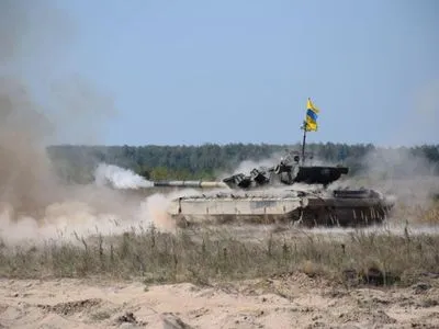 Естафета та снайперська стрільба: як в Україні змагаються танкісти