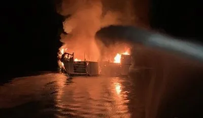 Пожежа на човні в США: виявлено 4 тіла, 29 осіб вважаються зниклими безвісти
