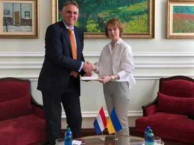 Зеркаль та новопризначений посол Нідерландів обговорили відносини між країнами