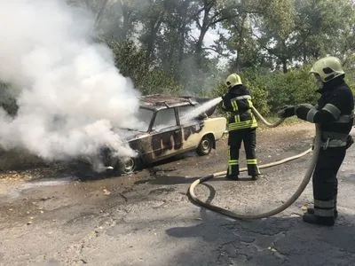 В Хмельницкой области во время движения загорелась машина