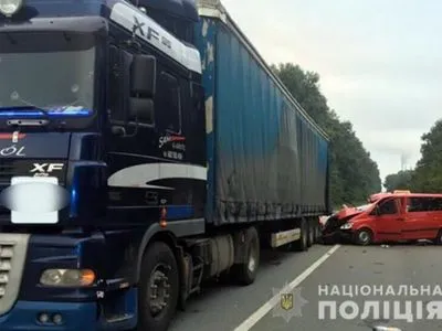 Число жертв ДТП с бусом и грузовиком на Прикарпатье выросло