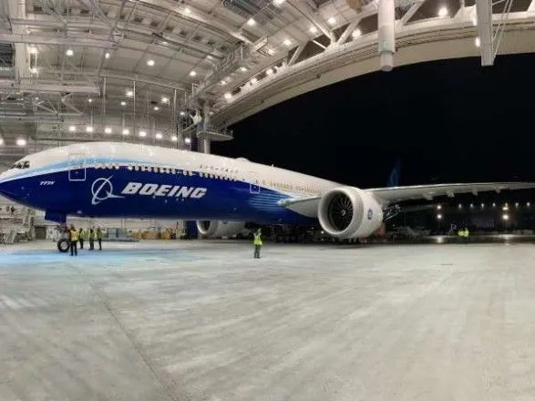 Компанія Boeing зіткнулася з технічними проблемами при випробуваннях нового лайнера