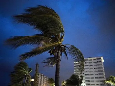 Почти 500 тыс. человек остались без света в Канаде из-за урагана "Дориан"