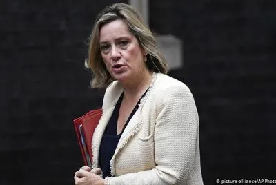 Британська міністерка подала у відставку на знак протесту проти лінії Джонсона