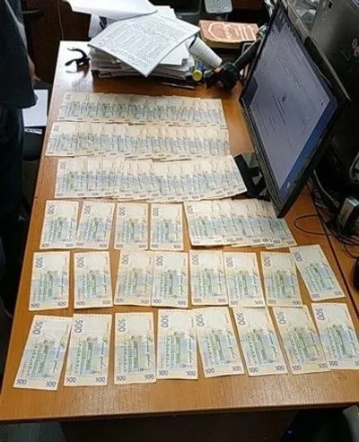 У Києві на хабарі в 35 тис. грн спіймали слідчого