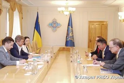 Данилюк обговорив безпеку на Донбасі з колишніми секретарем НАТО та послом США